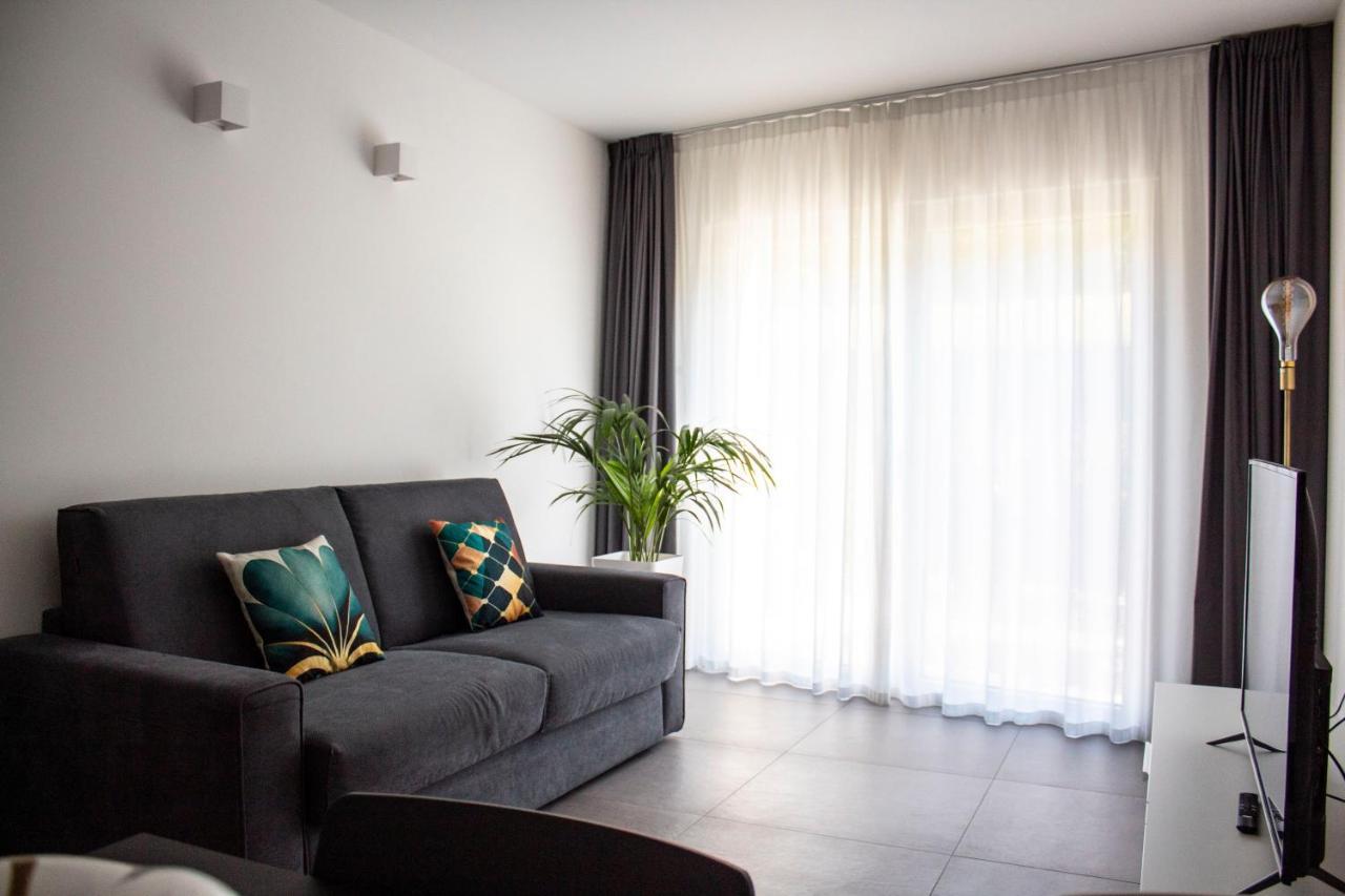Apartment Zangirolami - Luxury Garden And Balcony Riva del Garda